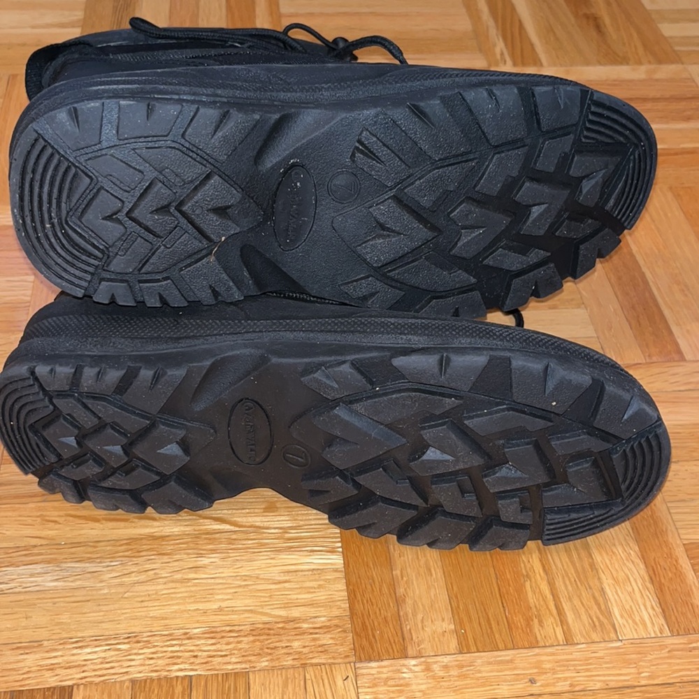 Snow boots - Picture 3 of 3